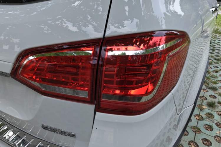 Used Haval H6 2015 Revised Version Sport Edition 1.5T Manual Transmission Two-Wheel Drive Elite Grade Right Rear Taillight