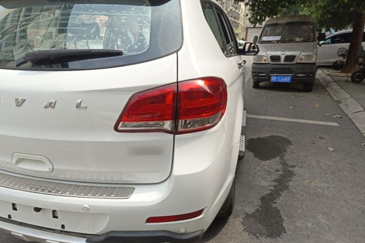 Used Haval H6 2015 Upgraded Model 1.5T Manual Two-Wheel Drive Elite Version Right Rear Taillight