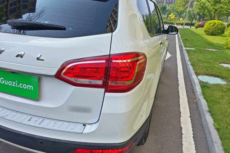 Used Haval H6 2015 Revised Version Sport Edition 1.5T Manual Transmission Two-Wheel Drive Elite Grade Right Rear Taillight