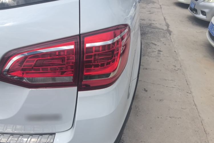 Used Haval H6 2015 Sport Edition 1.5T Automatic Two-Wheel Drive Luxury Model Right Rear Taillight
