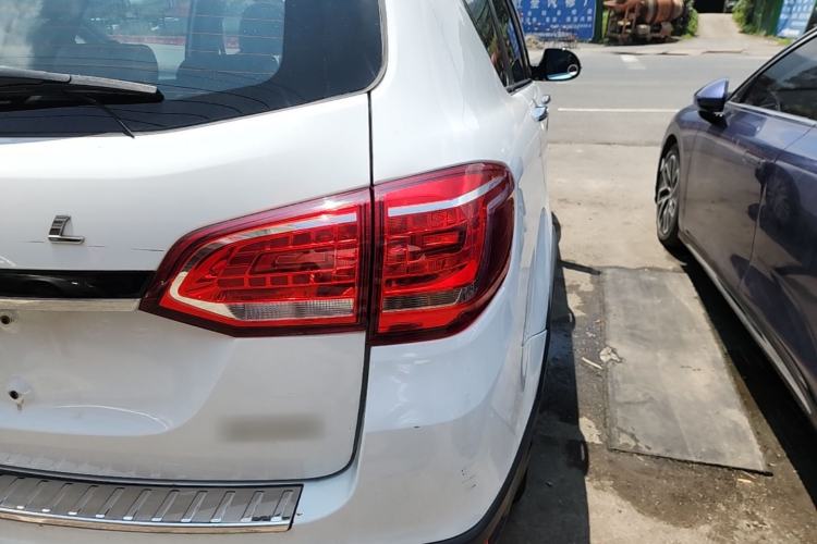 Used Haval H6 2015 Sport Edition 1.5T Automatic Two-Wheel Drive Luxury Model Right Rear Taillight
