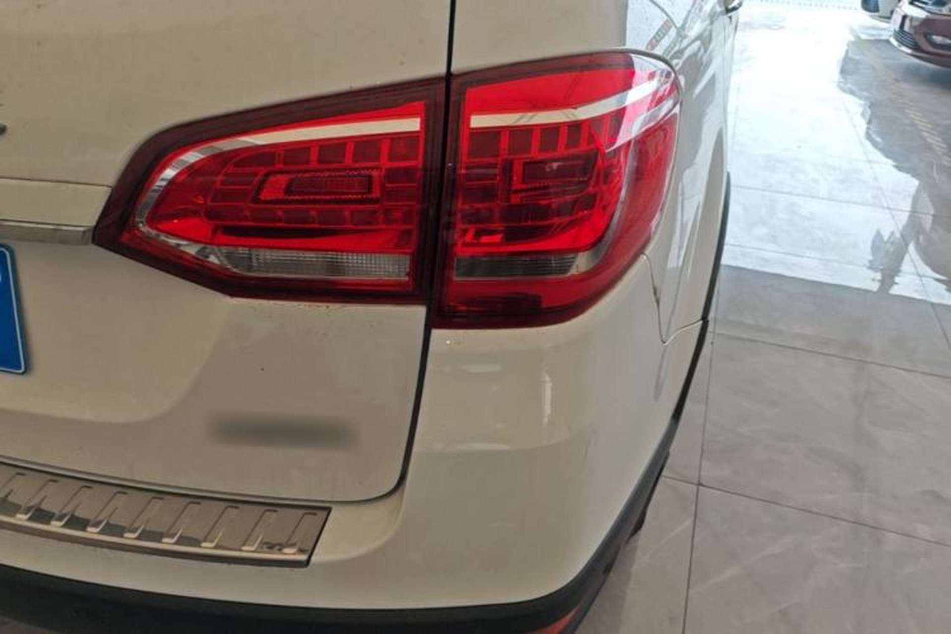 Used Haval H6 2015 Revised Version Sport Edition 1.5T Manual Transmission Two-Wheel Drive Elite Grade Right Rear Taillight