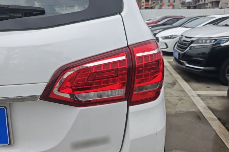 Used Haval H6 2015 Sport Edition 1.5T Automatic Two-Wheel Drive Luxury Model Right Rear Taillight