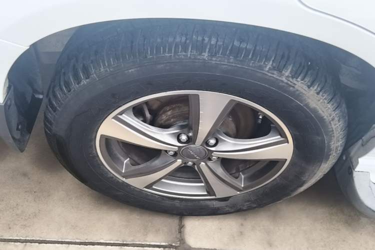 Used Haval H6 2015 Upgraded Model 1.5T Manual Two-Wheel Drive Elite Version Right Rear Wheel Hub