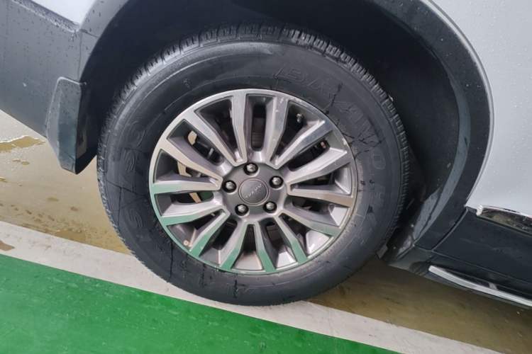Used Haval H6 2015 Sport Edition 1.5T Automatic Two-Wheel Drive Luxury Model Right Rear Wheel Hub
