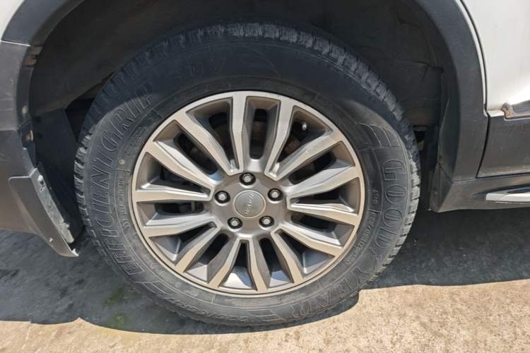 Used Haval H6 2015 Sport Edition 1.5T Automatic Two-Wheel Drive Luxury Model Right Rear Wheel Hub
