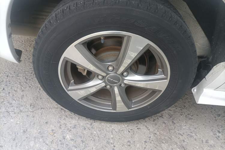 Used Haval H6 2015 Upgraded Model 1.5T Manual Two-Wheel Drive Elite Version Right Rear Wheel Hub