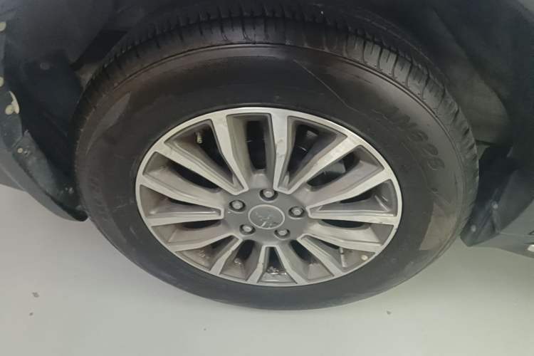 Used Haval H6 2015 Sport Edition 1.5T Automatic Two-Wheel Drive Luxury Model Right Rear Wheel Hub