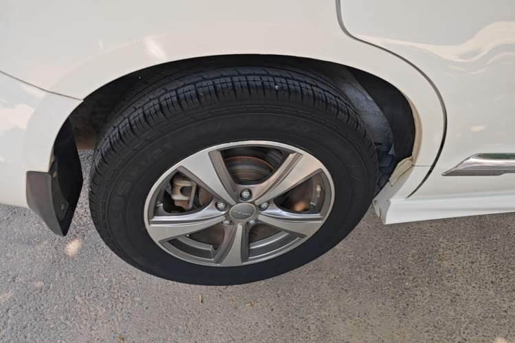 Used Haval H6 2015 Upgraded Model 1.5T Manual Two-Wheel Drive Elite Version Right Rear Wheel Hub