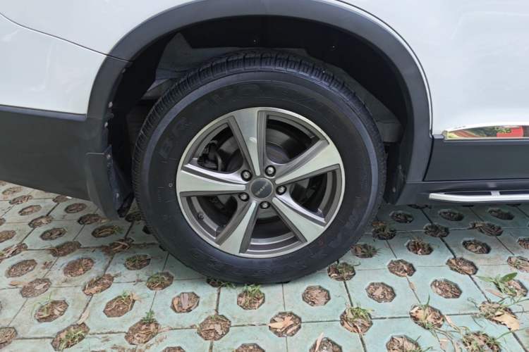 Used Haval H6 2015 Revised Version Sport Edition 1.5T Manual Transmission Two-Wheel Drive Elite Grade Right Rear Wheel Hub