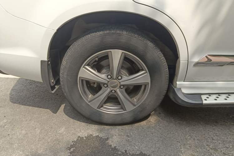 Used Haval H6 2015 Upgraded Model 1.5T Manual Two-Wheel Drive Elite Version Right Rear Wheel Hub