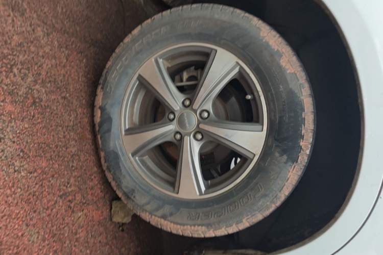 Used Haval H6 2015 Upgraded Model 1.5T Manual Two-Wheel Drive Elite Version Right Rear Wheel Hub