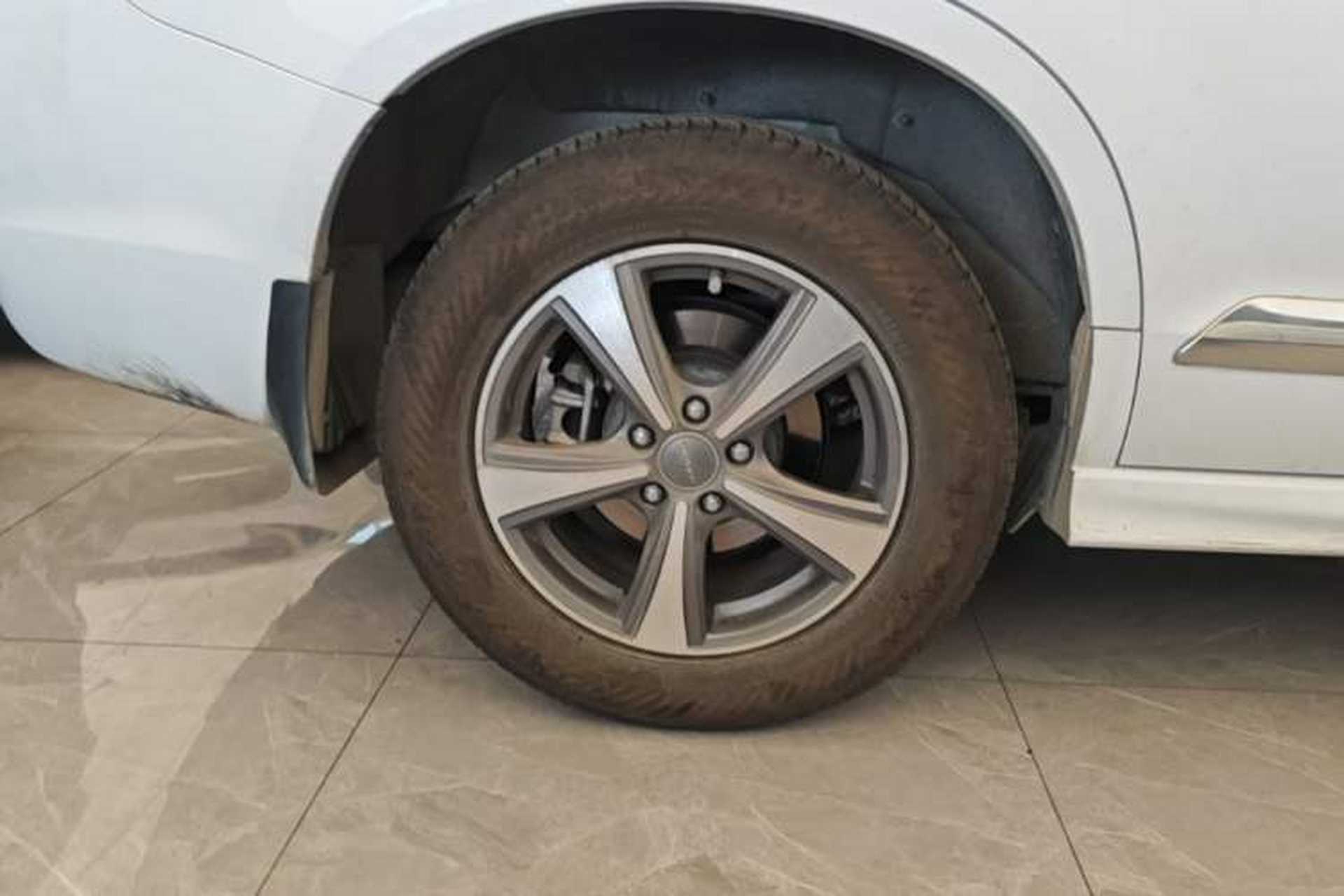 Used Haval H6 2015 Upgraded Model 1.5T Manual Two-Wheel Drive Elite Version Right Rear Wheel Hub