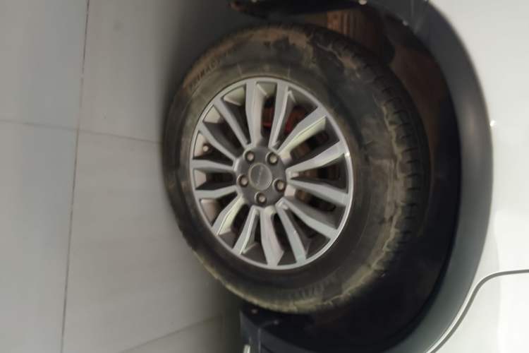 Used Haval H6 2015 Sport Edition 1.5T Automatic Two-Wheel Drive Luxury Model Right Rear Wheel Hub