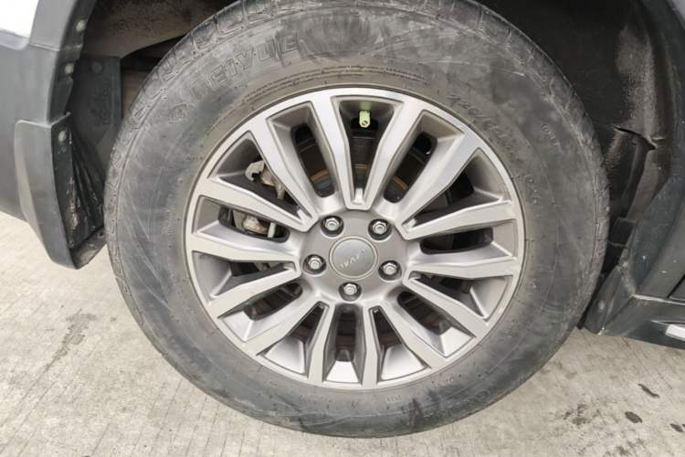 Used Haval H6 2015 Sport Edition 1.5T Automatic Two-Wheel Drive Luxury Model Right Rear Wheel Hub