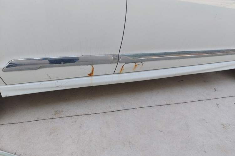 Used Haval H6 2015 Upgraded Model 1.5T Manual Two-Wheel Drive Elite Version Right Side Sill