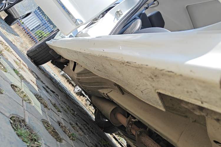 Used Haval H6 2015 Upgraded Model 1.5T Manual 4x4 Elite Version Right Side Sill