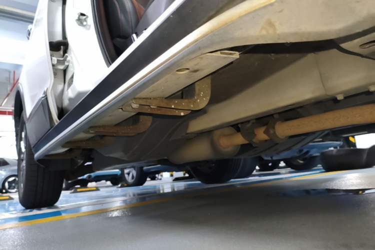 Used Haval H6 2015 Sport Edition 1.5T Automatic Two-Wheel Drive Luxury Model Right Side Sill