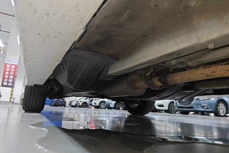 Used Haval H6 2015 Upgraded Model 1.5T Manual Two-Wheel Drive Elite Version Right Side Sill