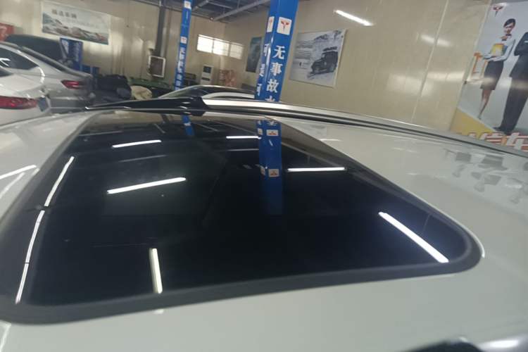 Used Haval H6 2015 Sport Edition 1.5T Automatic Two-Wheel Drive Luxury Model Roof