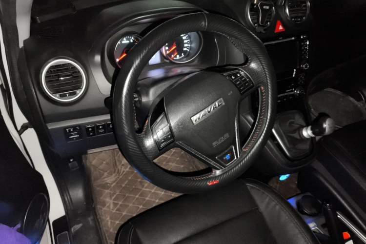 Used Haval H6 2015 Upgraded Model 1.5T Manual Two-Wheel Drive Elite Version Steering Wheel