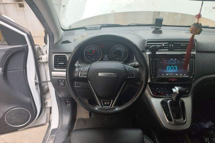 Used Haval H6 2015 Sport Edition 1.5T Automatic Two-Wheel Drive Luxury Model Steering Wheel