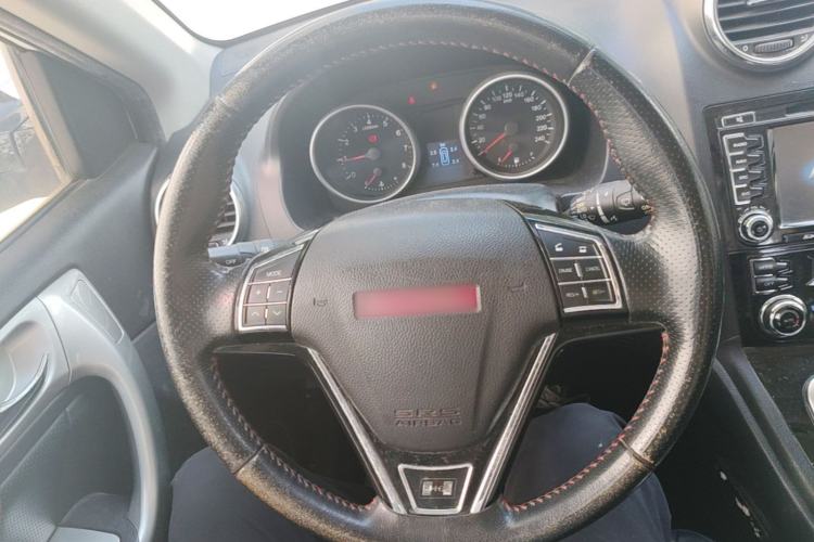 Used Haval H6 2015 Upgraded Model 1.5T Manual Two-Wheel Drive Elite Version Steering Wheel
