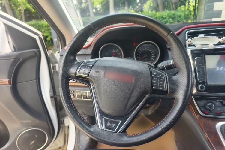 Used Haval H6 2015 Revised Version Sport Edition 1.5T Manual Transmission Two-Wheel Drive Elite Grade Steering Wheel