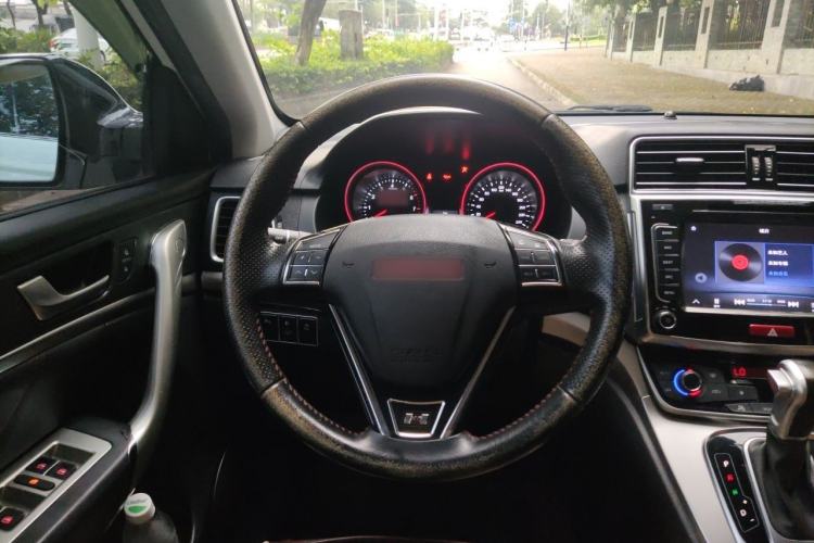 Used Haval H6 2015 Sport Edition 1.5T Automatic Two-Wheel Drive Luxury Model Steering Wheel
