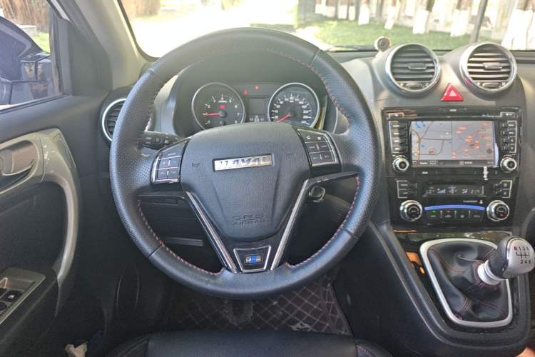 Used Haval H6 2015 Upgraded Model 1.5T Manual Two-Wheel Drive Elite Version Steering Wheel