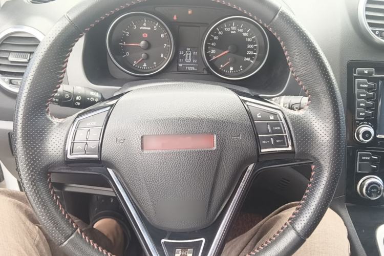 Used Haval H6 2015 Upgraded Model 1.5T Manual Two-Wheel Drive Elite Version Steering Wheel