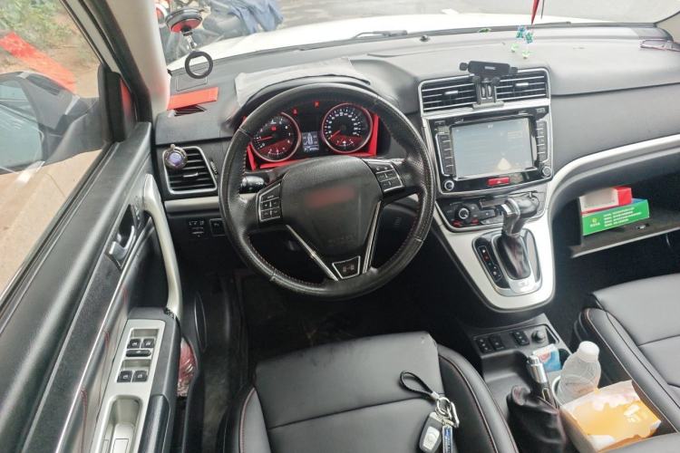 Used Haval H6 2015 Sport Edition 1.5T Automatic Two-Wheel Drive Luxury Model Steering Wheel