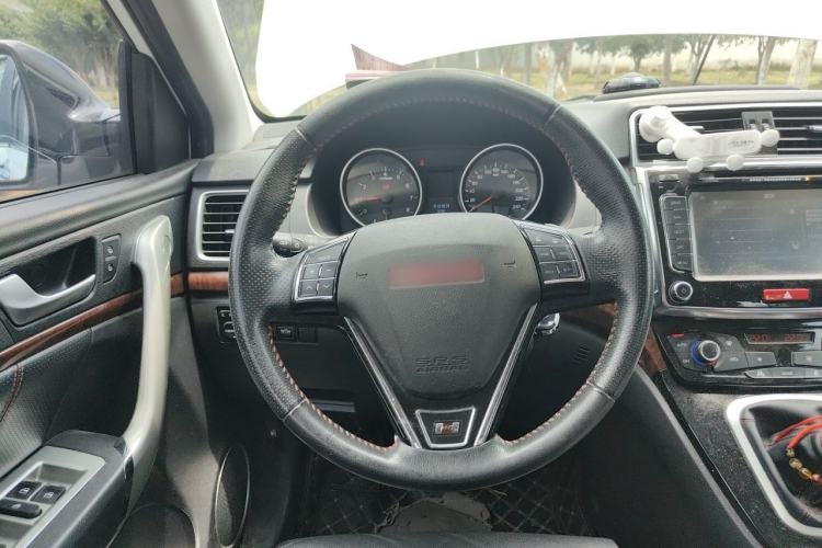 Used Haval H6 2015 Sport Edition 1.5T Manual Two-Wheel Drive Elite Model Steering Wheel