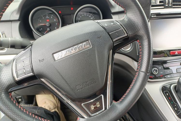 Used Haval H6 2015 Sport Edition 1.5T Automatic Two-Wheel Drive Luxury Model Steering Wheel