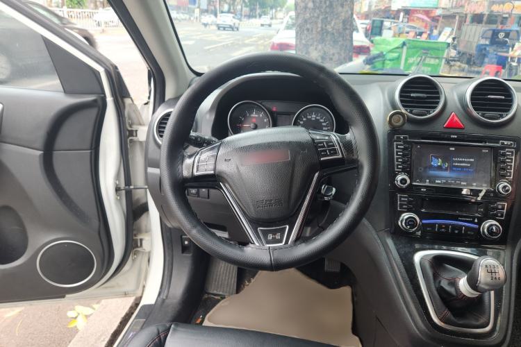 Used Haval H6 2015 Upgraded Model 1.5T Manual Two-Wheel Drive Elite Version Steering Wheel