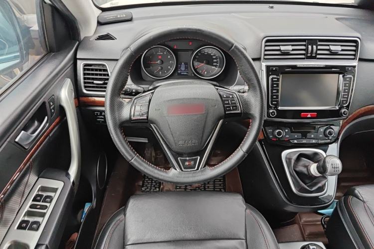 Used Haval H6 2015 Sport Edition 1.5T Manual Two-Wheel Drive Elite Model Steering Wheel