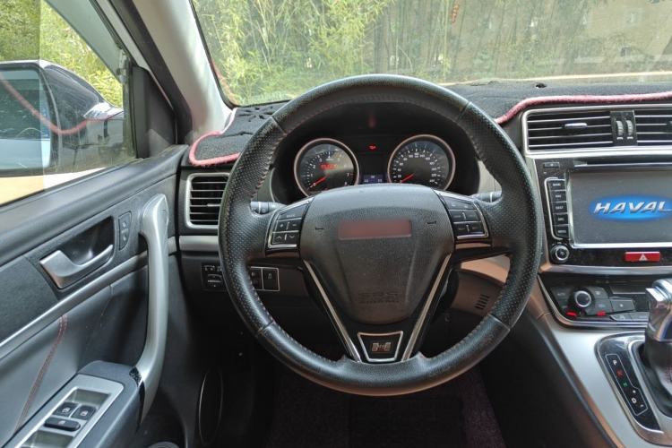 Used Haval H6 2015 Sport Edition 1.5T Automatic Two-Wheel Drive Luxury Model Steering Wheel