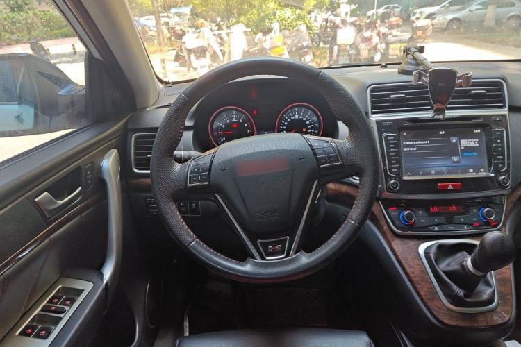 Used Haval H6 2015 Revised Version Sport Edition 1.5T Manual Transmission Two-Wheel Drive Elite Grade Steering Wheel
