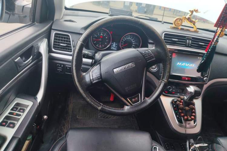 Used Haval H6 2015 Sport Edition 1.5T Automatic Two-Wheel Drive Luxury Model Steering Wheel