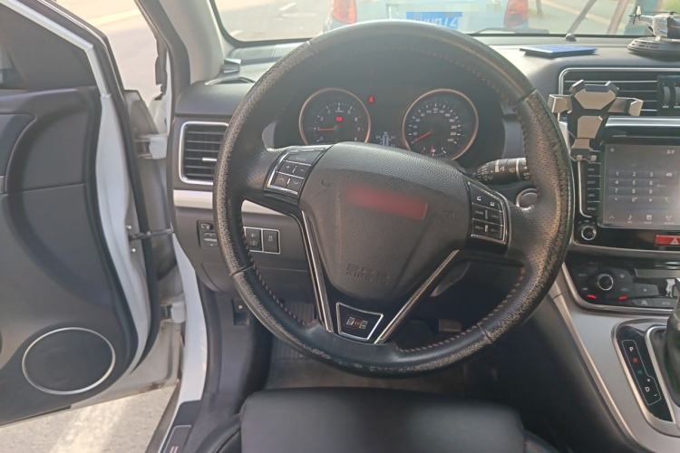 Used Haval H6 2015 Sport Edition 1.5T Automatic Two-Wheel Drive Luxury Model Steering Wheel