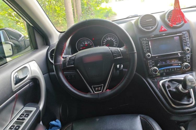 Used Haval H6 2015 Upgraded Model 1.5T Manual Two-Wheel Drive Elite Version Steering Wheel