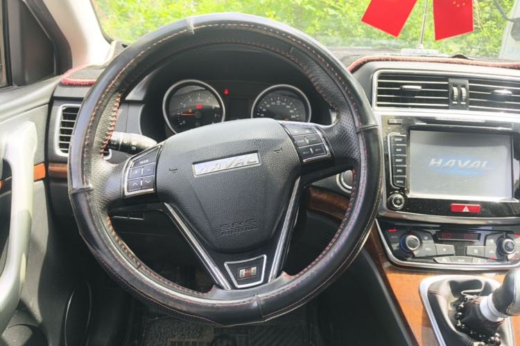 Used Haval H6 2015 Revised Version Sport Edition 1.5T Manual Transmission Two-Wheel Drive Elite Grade Steering Wheel