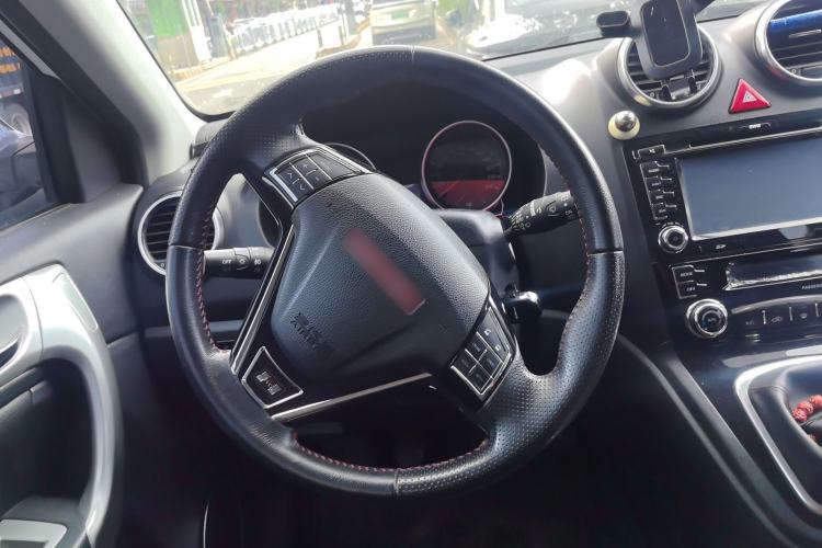 Used Haval H6 2015 Upgraded Model 1.5T Manual Two-Wheel Drive Elite Version Steering Wheel