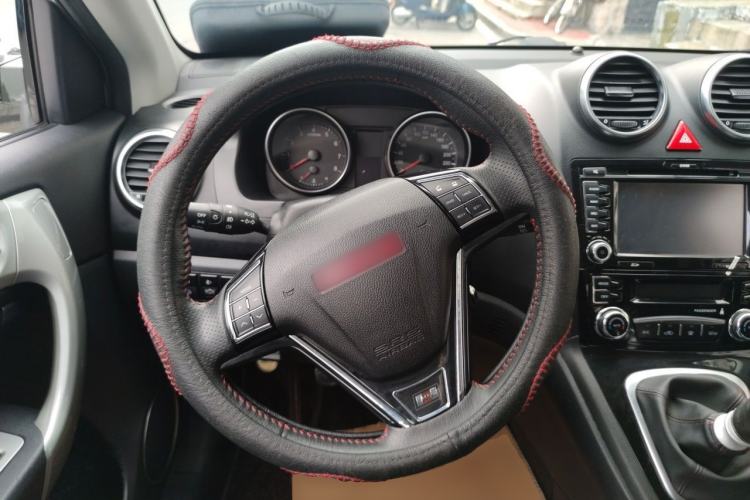 Used Haval H6 2015 Upgraded Model 1.5T Manual Two-Wheel Drive Elite Version Steering Wheel