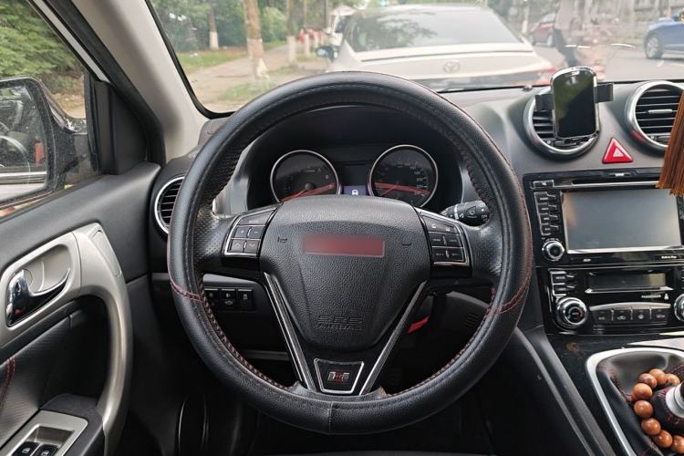 Used Haval H6 2015 Upgraded Model 1.5T Manual Two-Wheel Drive Elite Version Steering Wheel