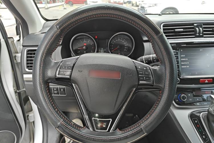 Used Haval H6 2015 Sport Edition 1.5T Automatic Two-Wheel Drive Luxury Model Steering Wheel