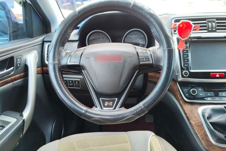 Used Haval H6 2015 Revised Version Sport Edition 1.5T Manual Transmission Two-Wheel Drive Elite Grade Steering Wheel