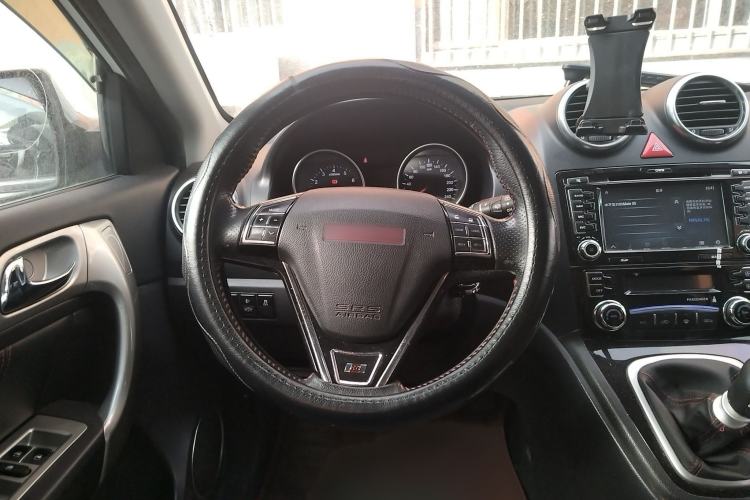 Used Haval H6 2015 Upgraded Model 1.5T Manual Two-Wheel Drive Elite Version Steering Wheel