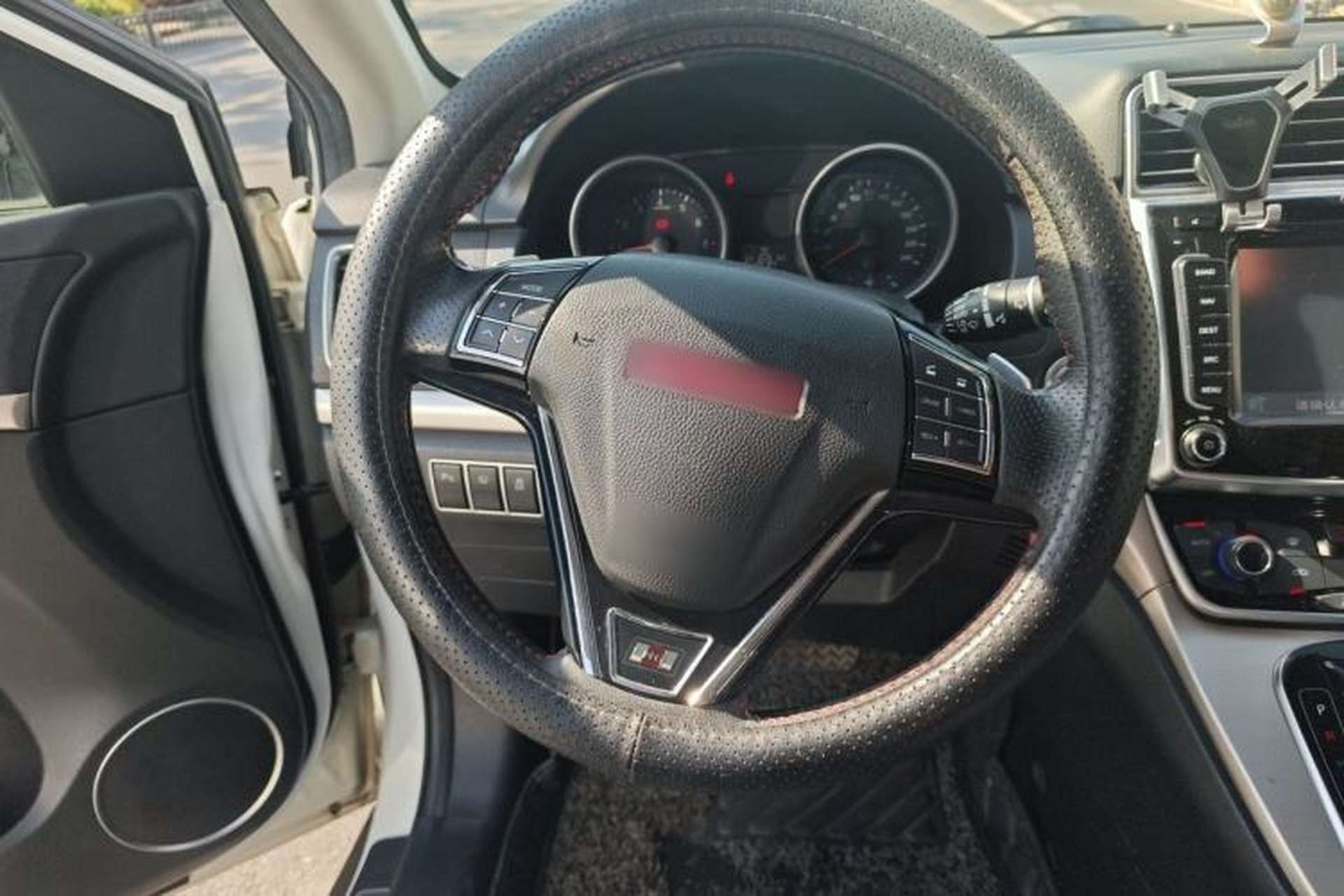 Used Haval H6 2015 Sport Edition 1.5T Automatic Two-Wheel Drive Luxury Model Steering Wheel