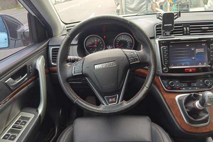 Used Haval H6 2015 Revised Version Sport Edition 1.5T Manual Transmission Two-Wheel Drive Elite Grade Steering Wheel